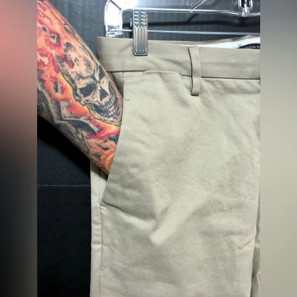 🪽Banana Republic Khaki Fulton Skinny Fit pants